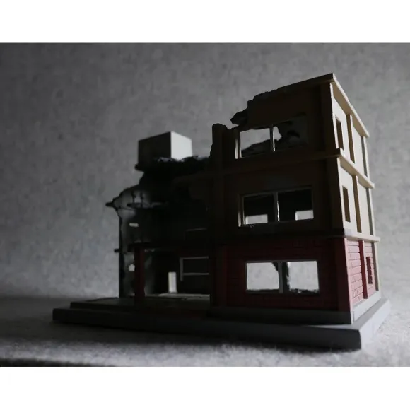 1/144 DCM03 Dio-Com Destroyed Building B