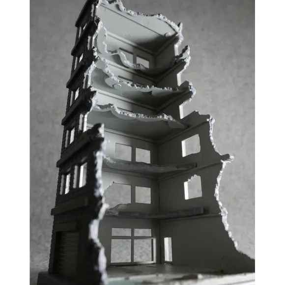 1/144 DCM02 Dio-Com Destroyed Building A