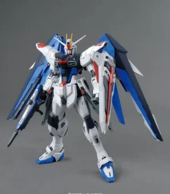 Dramatic Combination: MG 1/100 Freedom Gundam Ver.2.0 & Kira Yamato