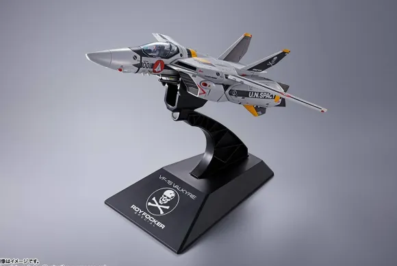 DX Chogokin First Limited Edition VF-1S Valkyrie Roy Focker Special