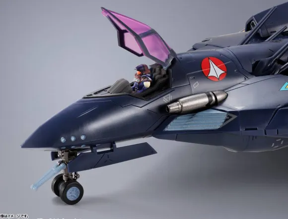 DX Chogokin VF-17S Nightmare Stealth Valkyrie (Gamlin Kizaki's)