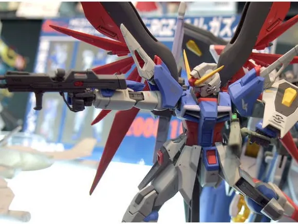 1/100 MG Destiny Gundam