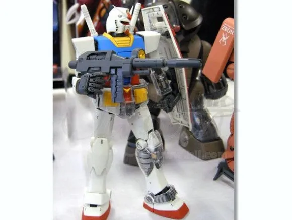 1/100 MG RX-78-2 Gundam Ver.2.0 with Special Clear Armor Parts