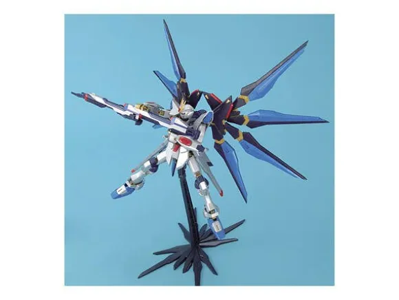 1/100 MG Strike Freedom Gundam Extra Finish Version
