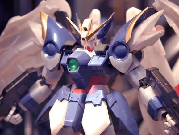 1/60 Perfect Grade Wing Gundam Zero Custom Pearl Mirror Coat Ver.