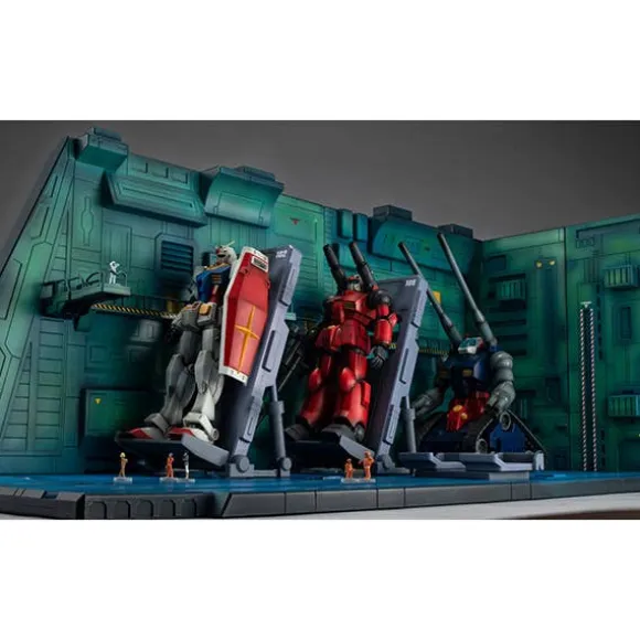Realistic Model Series Mobile Suit Gundam (1/144 HG Series) White Base Catapult Deck Anime Edition