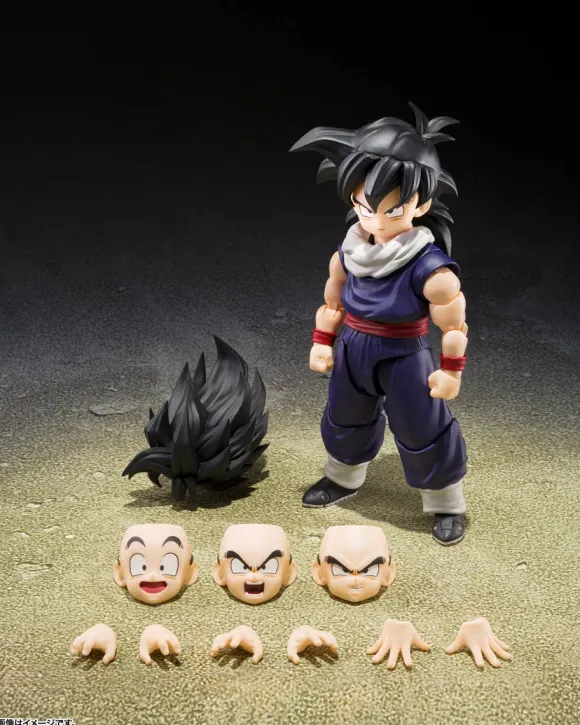 S.H.Figuarts Son Gohan (Z-Fighters) (First-Edition Limited Version with Z-Fighters Group Base Ver. A)